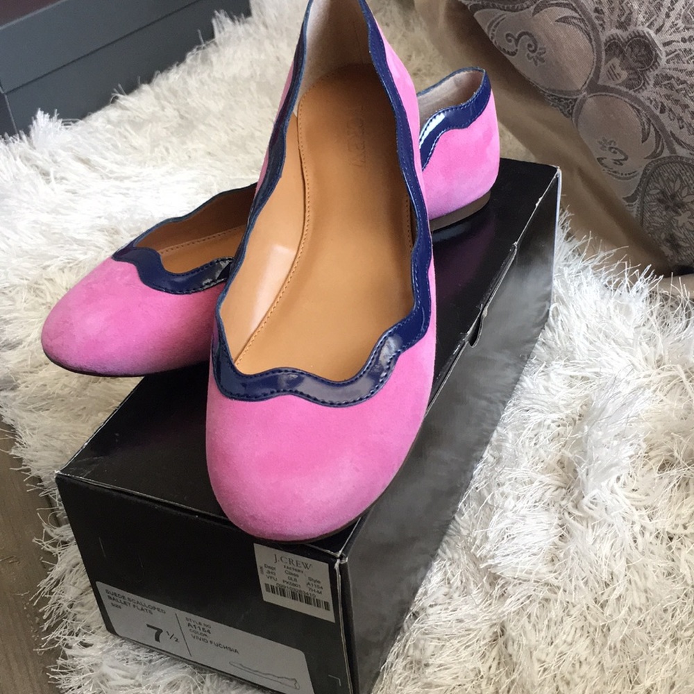 EUC J.Crew suede scalloped ballet flats. Size 7.5
